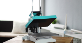 geöffnete Transferpresse in türkis der Marke HappyPress